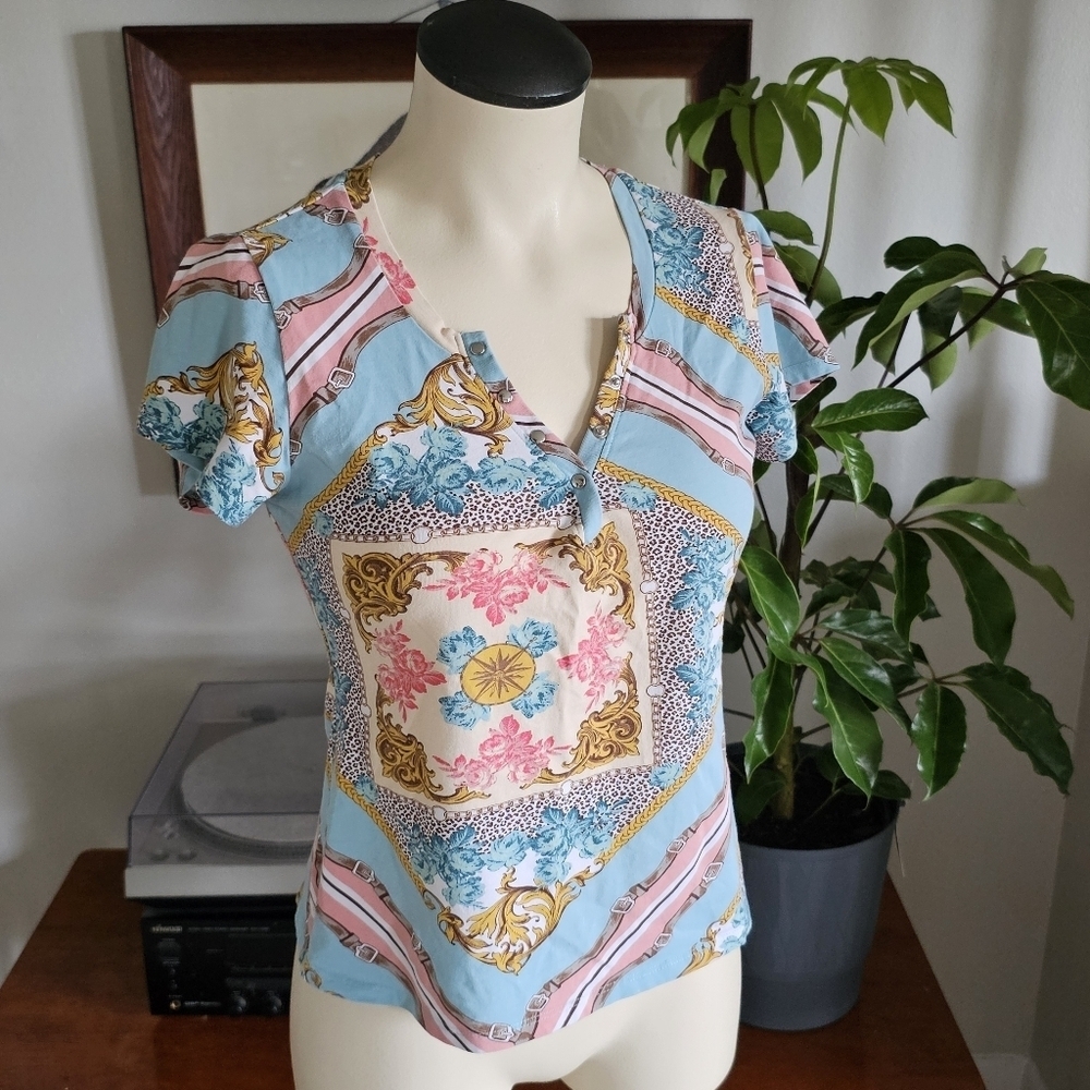 Y2k Guess turquoise printed European coastal cotton press button t-shirt Sz M